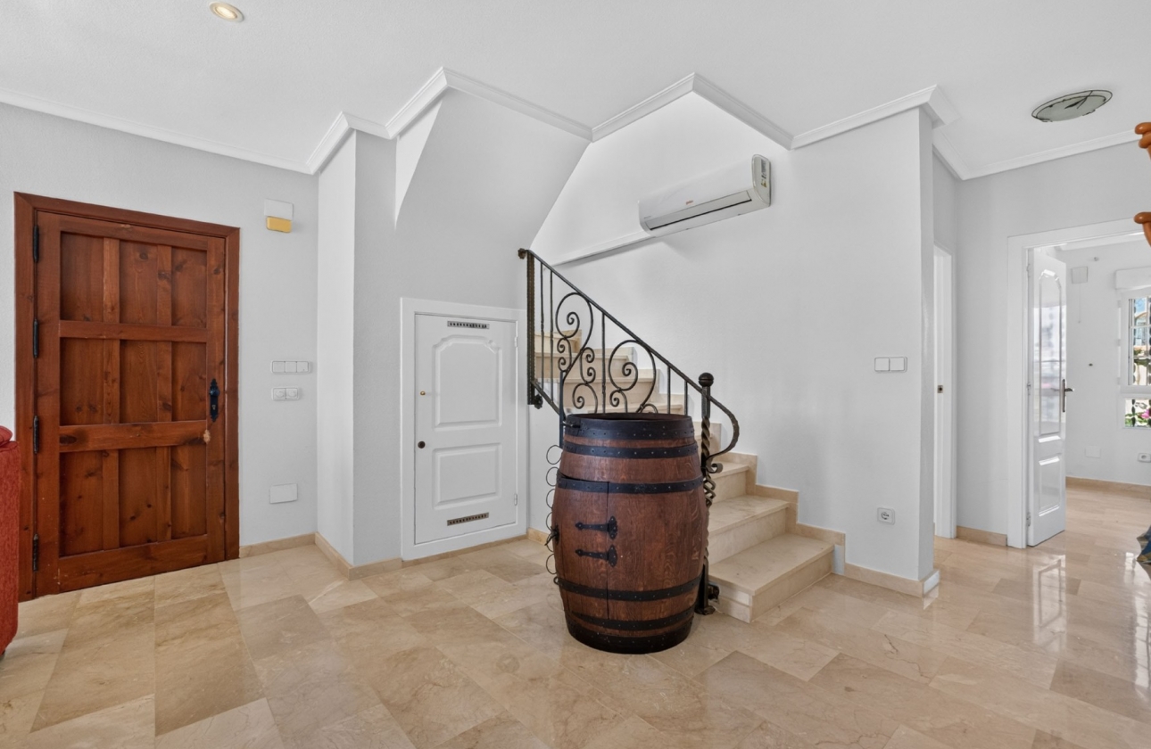 Resale - Villa - Orihuela Costa - Villamartín