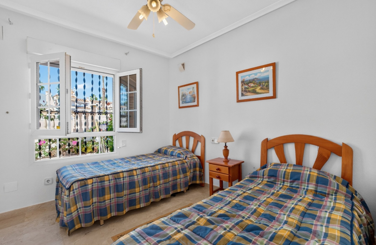Resale - Villa - Orihuela Costa - Villamartín