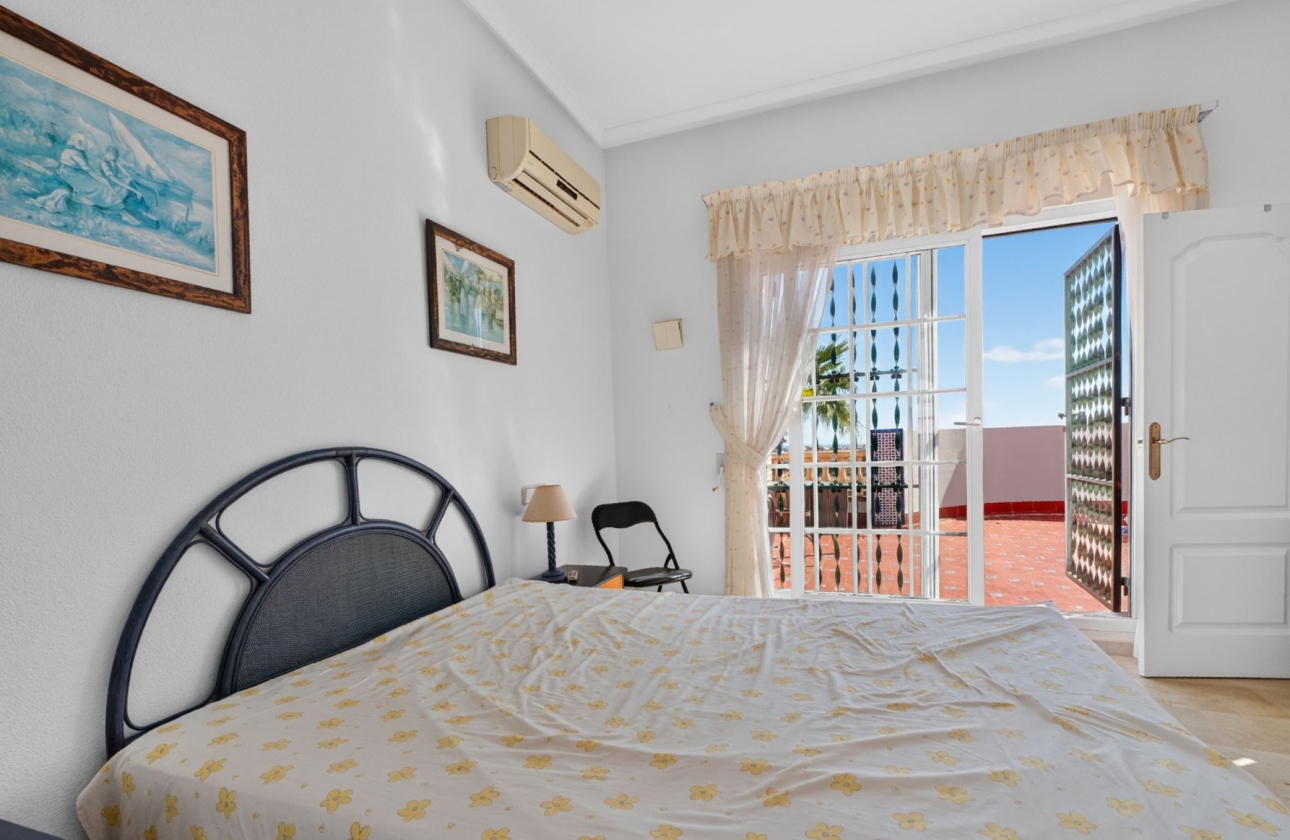 Resale - Villa - Orihuela Costa - Villamartín
