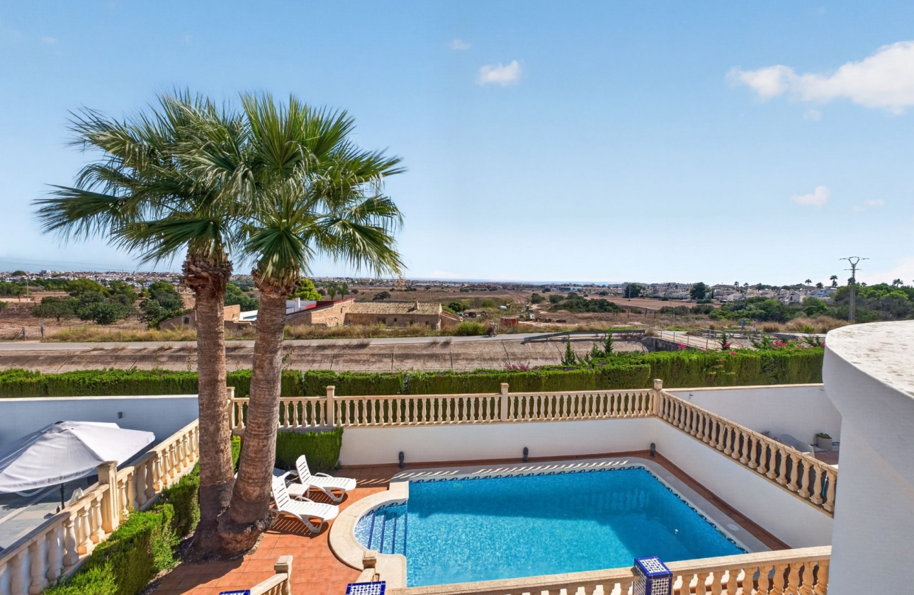Resale - Villa - Orihuela Costa - Villamartín