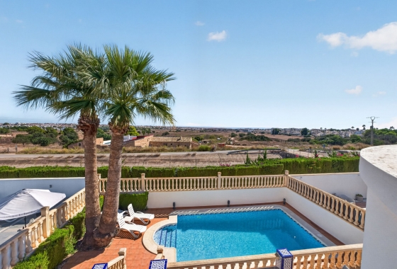 Resale - Villa - Orihuela Costa - Villamartín