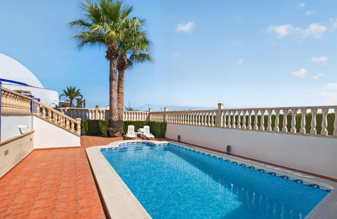 Resale - Villa - Orihuela Costa - Villamartín