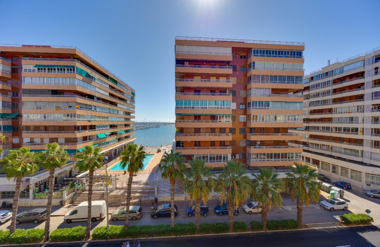 Resale - Apartment - Torrevieja - Acequion