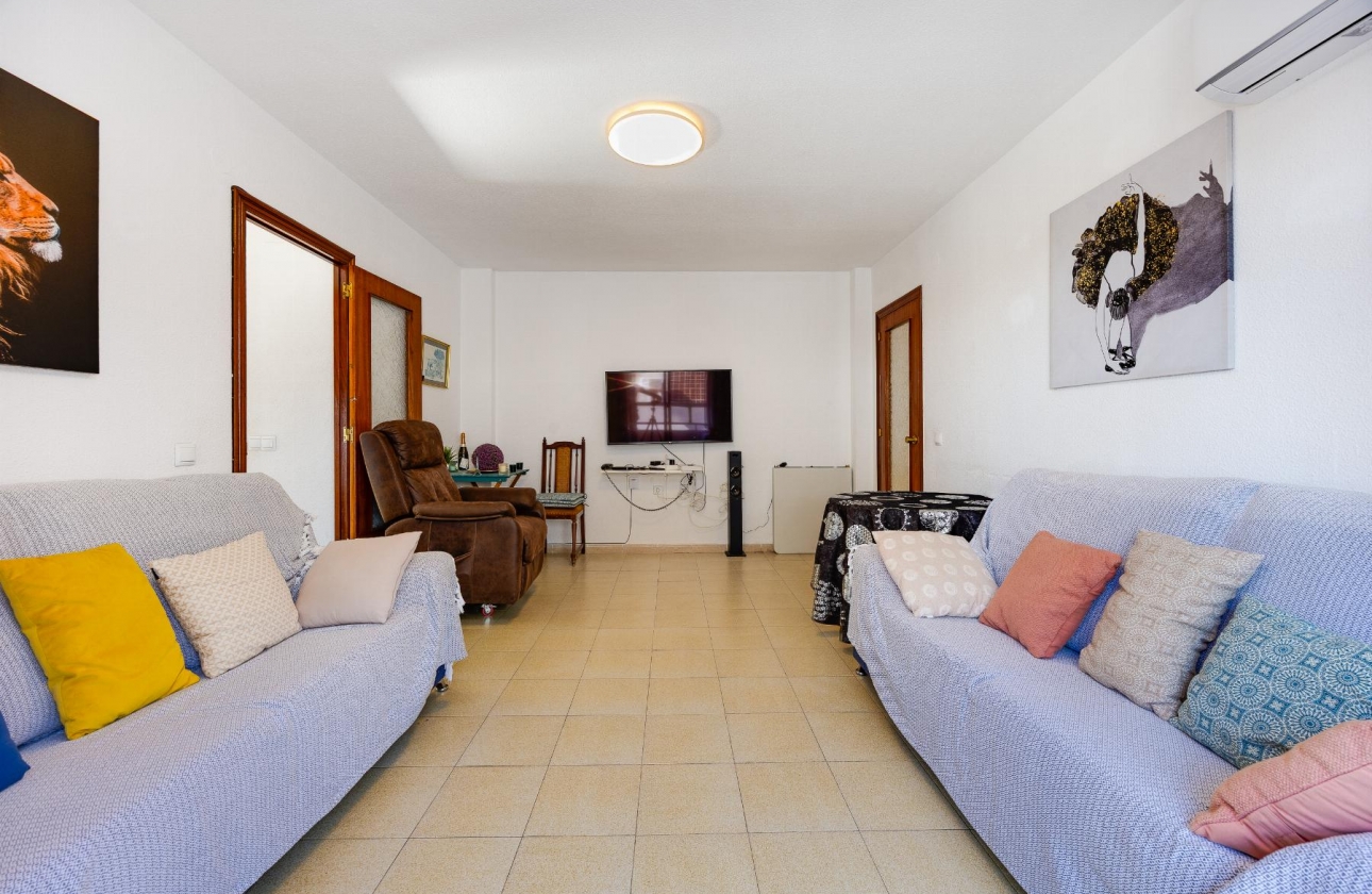 Resale - Apartment - Torrevieja - Acequion