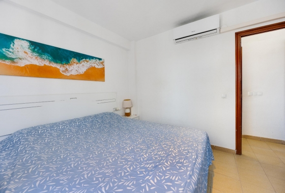 Resale - Apartment - Torrevieja - Acequion