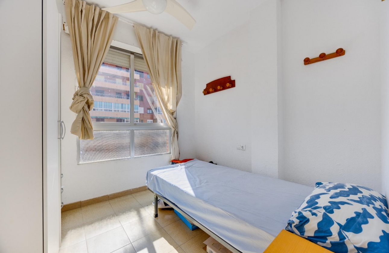 Resale - Apartment - Torrevieja - Acequion