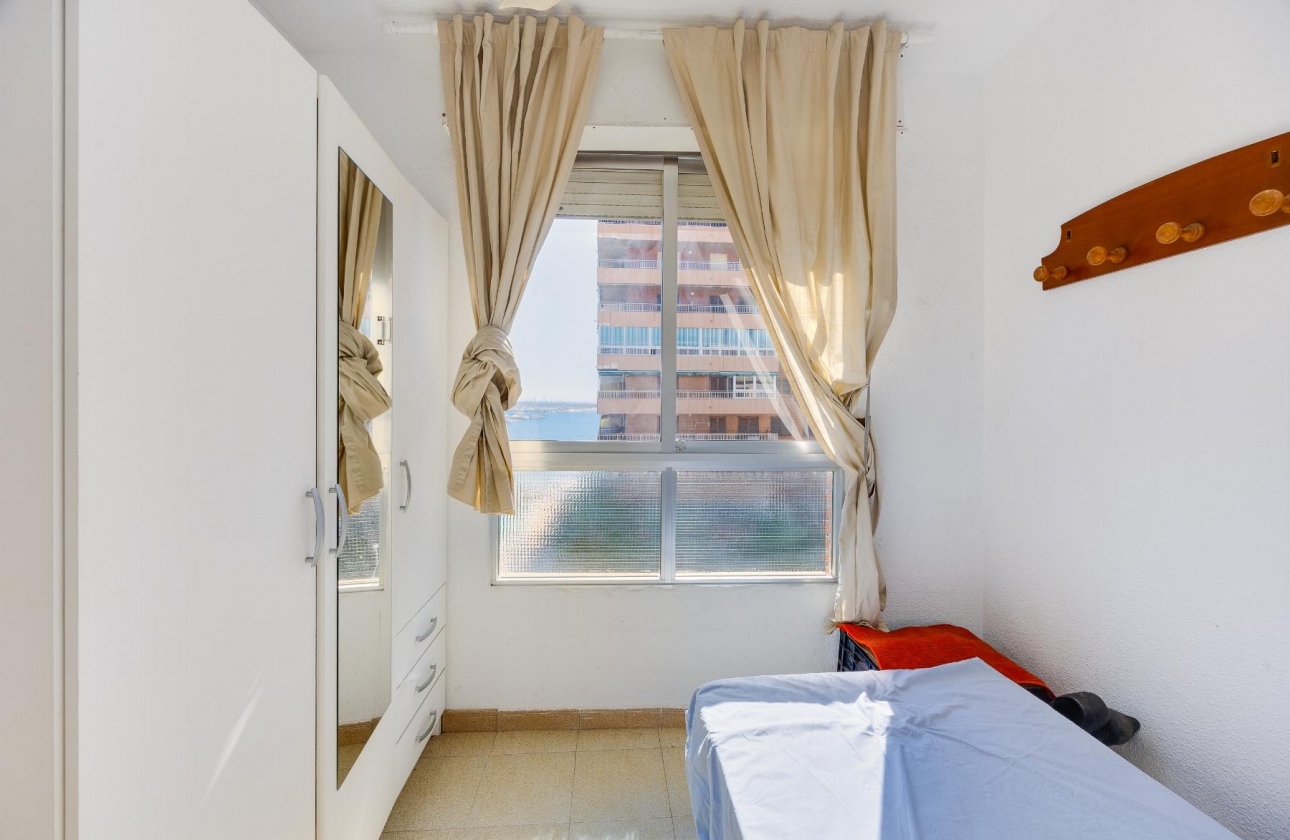 Resale - Apartment - Torrevieja - Acequion