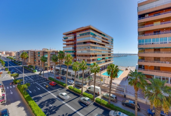 Resale - Apartment - Torrevieja - Acequion