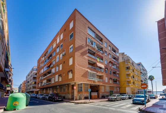 Resale - Apartment - Torrevieja - Acequion