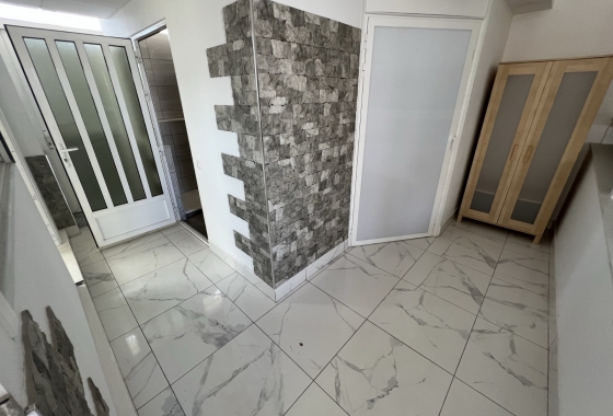 Reventa - Commercial Unit - Torrevieja - Costa Blanca Sur