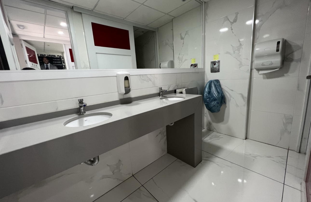 Reventa - Commercial Unit - Torrevieja - Costa Blanca Sur