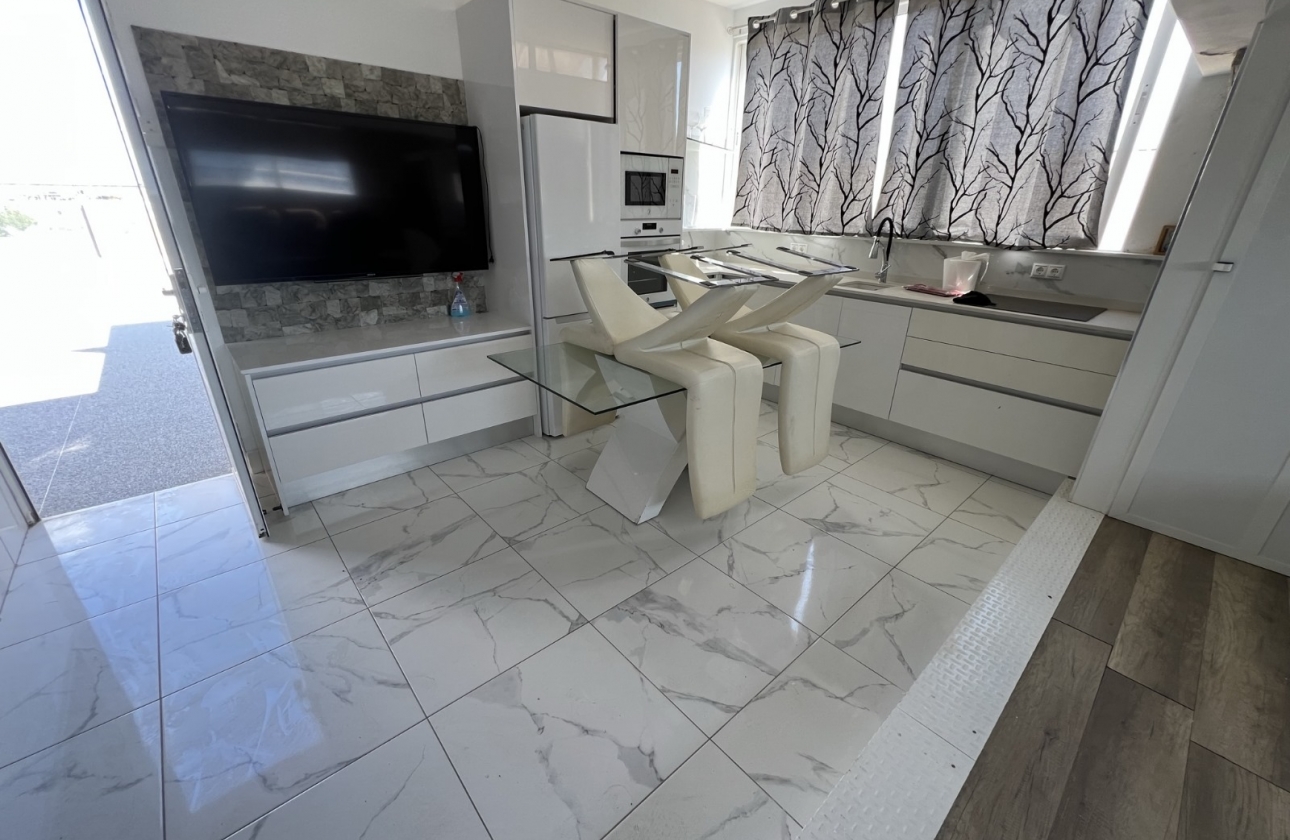 Reventa - Commercial Unit - Torrevieja - Costa Blanca Sur
