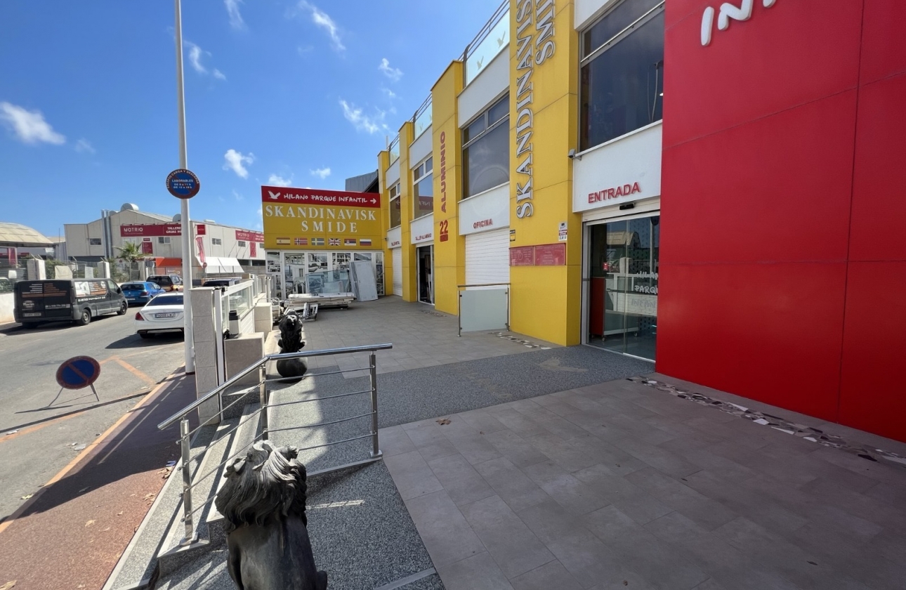 Reventa - Commercial Unit - Torrevieja - Costa Blanca Sur