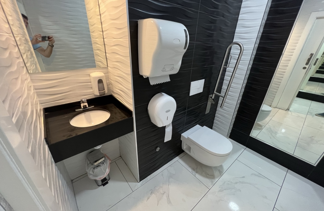 Reventa - Commercial Unit - Torrevieja - Costa Blanca Sur
