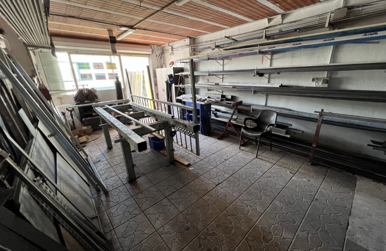 Reventa - Commercial Unit - Torrevieja - Costa Blanca Sur