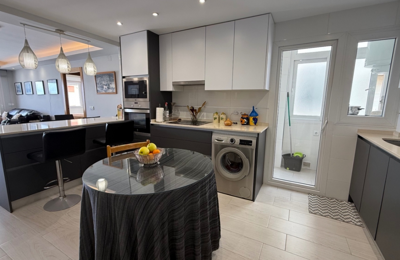 Resale - Apartment - Torrevieja - Costa Blanca Sur