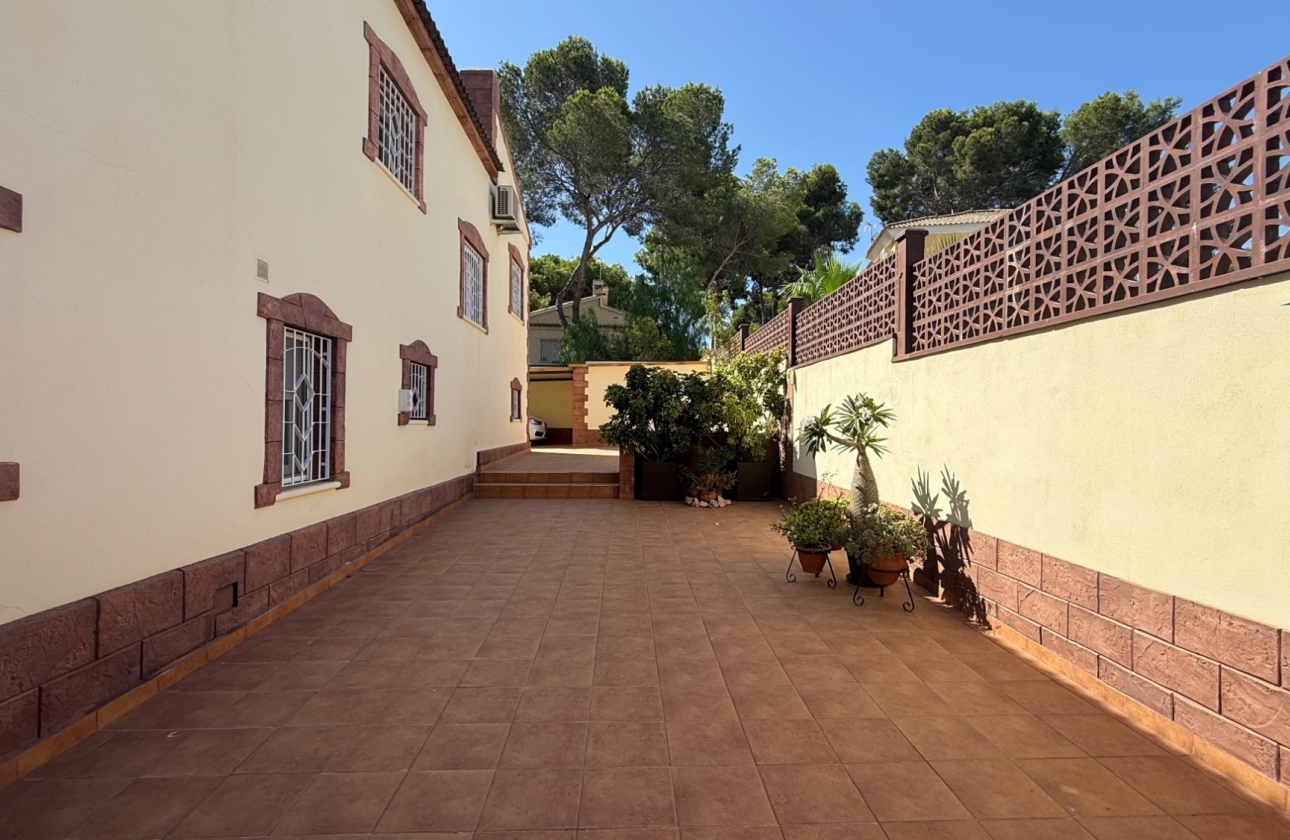 Resale - Villa - Torrevieja - Costa Blanca Sur