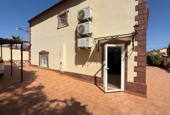 Resale - Villa - Torrevieja - Costa Blanca Sur