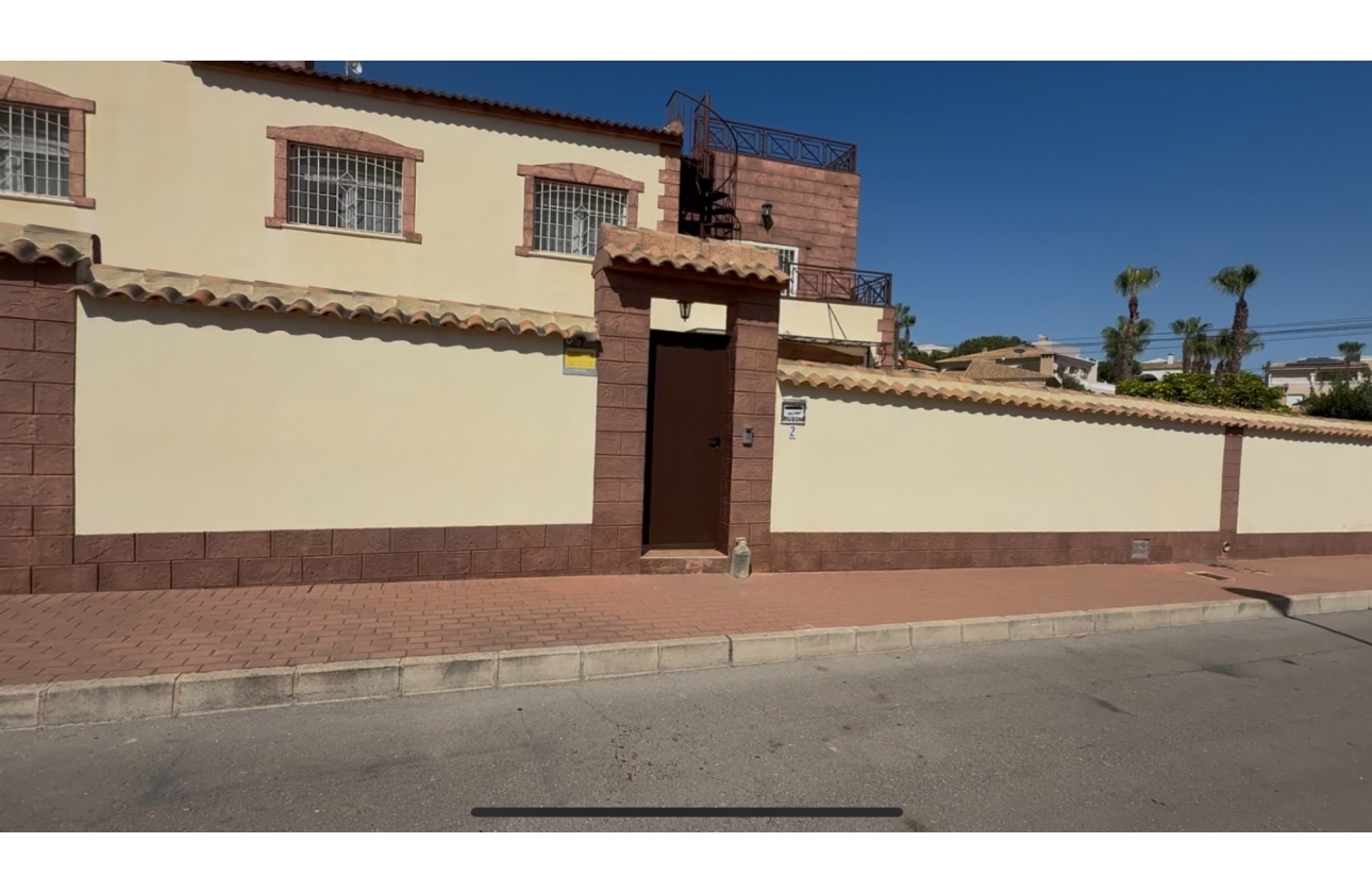 Resale - Villa - Torrevieja - Costa Blanca Sur