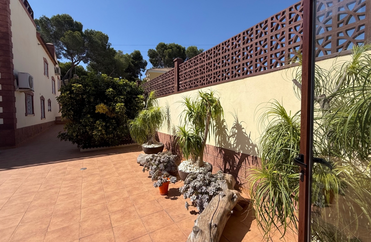 Resale - Villa - Torrevieja - Costa Blanca Sur