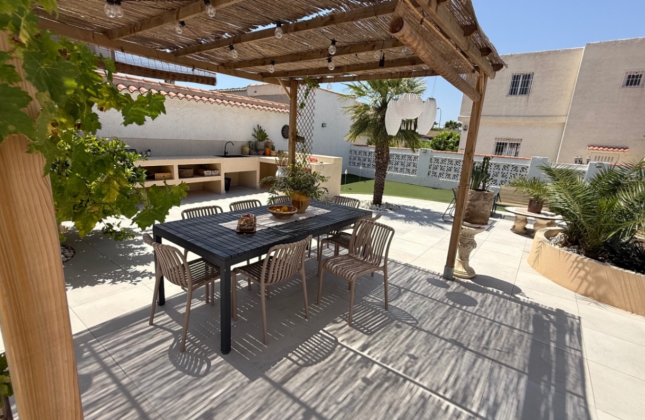 Resale - Villa - Torrevieja - Costa Blanca Sur