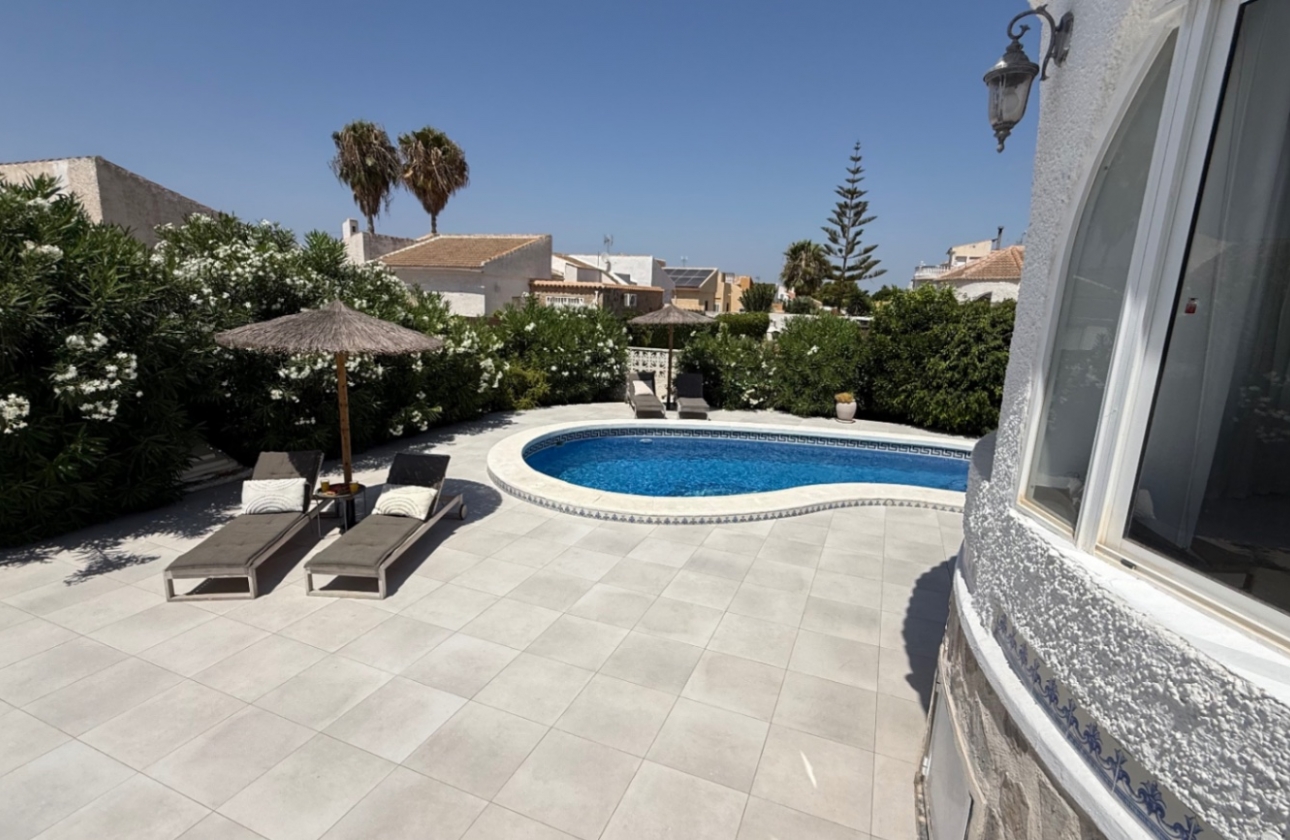 Resale - Villa - Torrevieja - Costa Blanca Sur