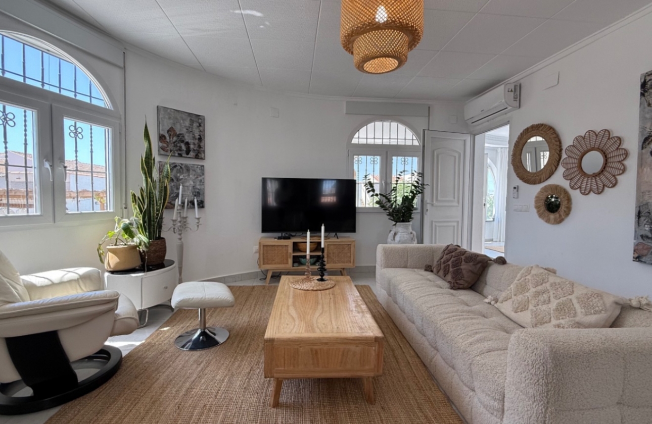Resale - Villa - Torrevieja - Costa Blanca Sur