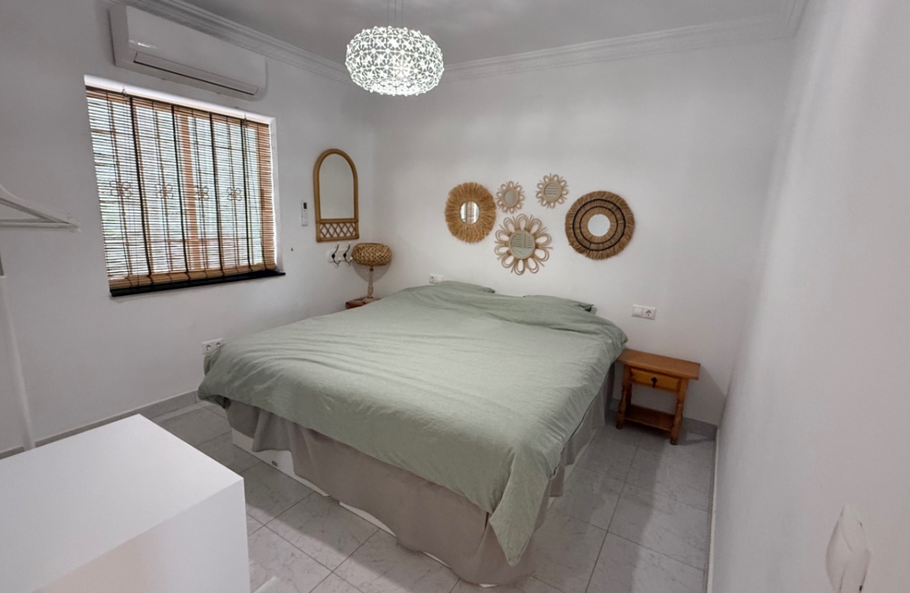 Resale - Villa - Torrevieja - Costa Blanca Sur
