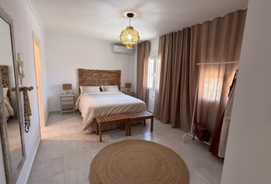 Resale - Villa - Torrevieja - Costa Blanca Sur