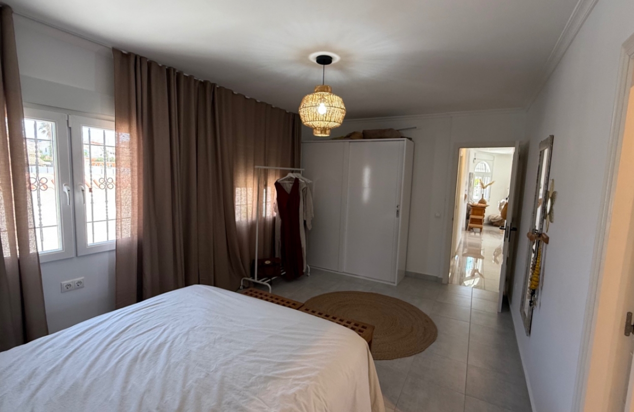 Resale - Villa - Torrevieja - Costa Blanca Sur