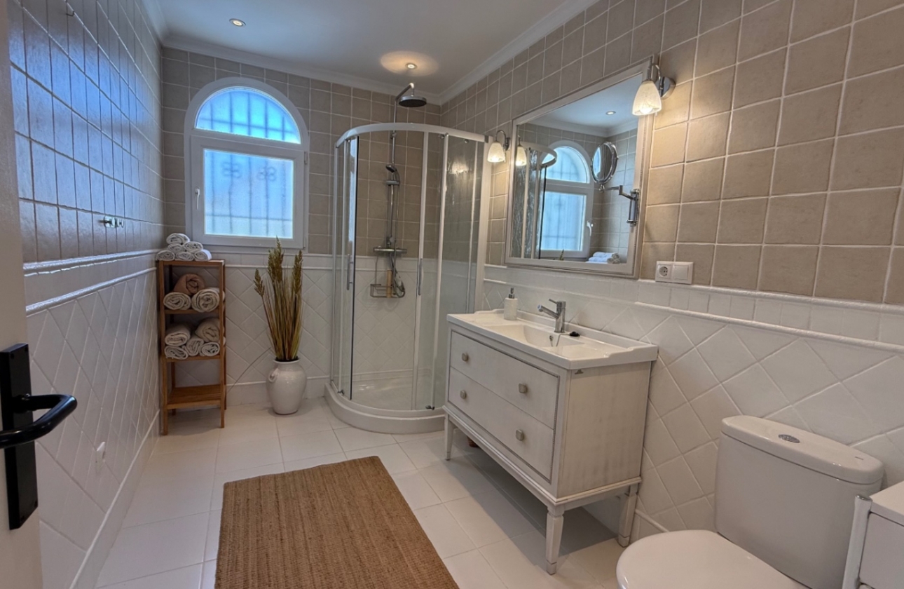 Resale - Villa - Torrevieja - Costa Blanca Sur