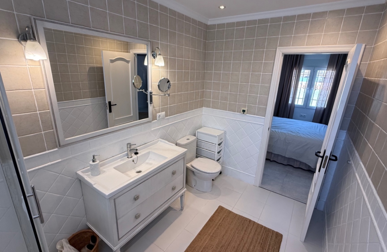 Resale - Villa - Torrevieja - Costa Blanca Sur