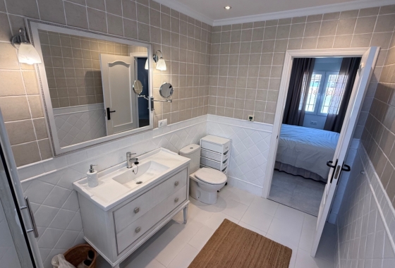 Resale - Villa - Torrevieja - Costa Blanca Sur
