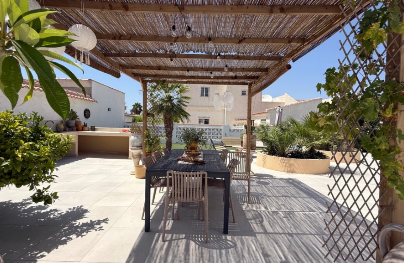 Resale - Villa - Torrevieja - Costa Blanca Sur