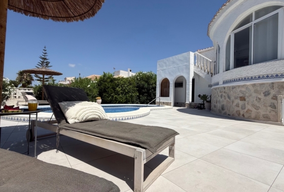Resale - Villa - Torrevieja - Costa Blanca Sur