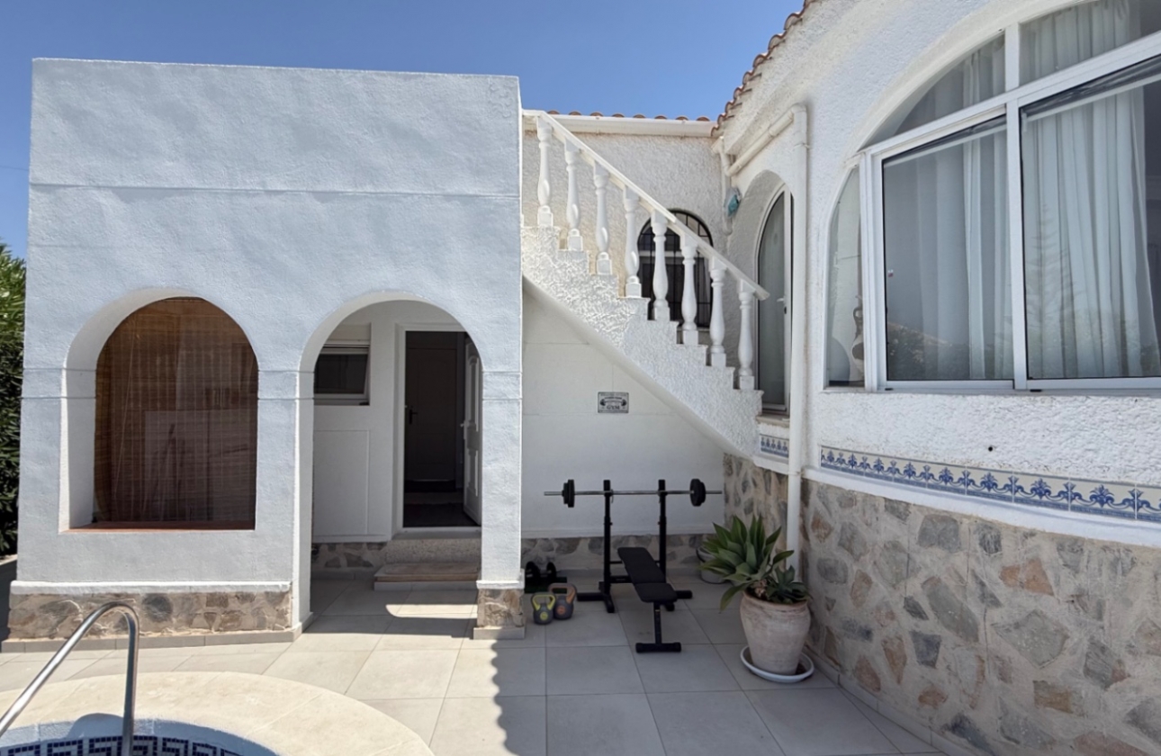 Resale - Villa - Torrevieja - Costa Blanca Sur