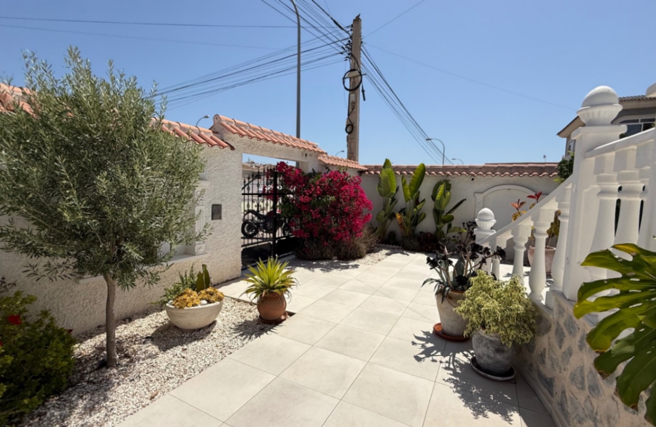 Resale - Villa - Torrevieja - Costa Blanca Sur