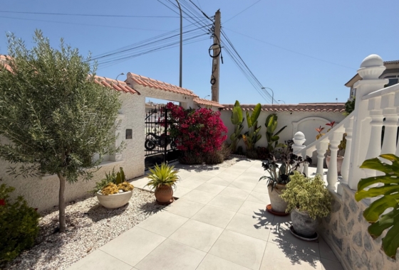 Resale - Villa - Torrevieja - Costa Blanca Sur