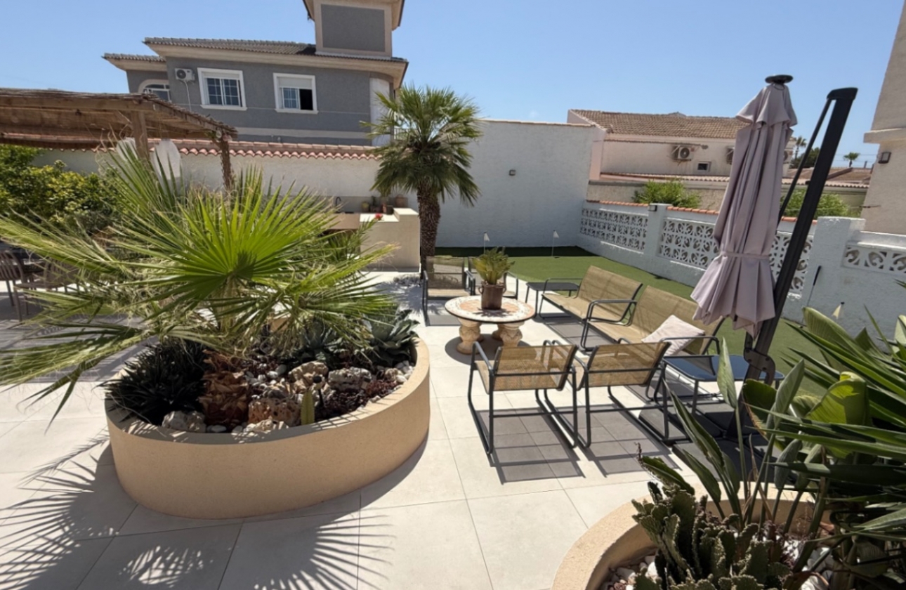 Resale - Villa - Torrevieja - Costa Blanca Sur