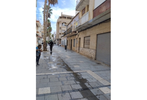 Reventa - Commercial Unit - Torrevieja - Costa Blanca Sur