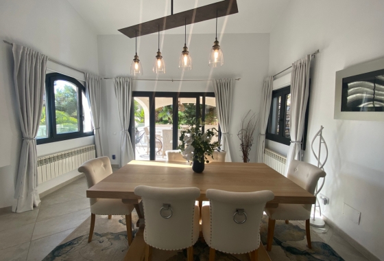 Resale - Villa - Calviá - Mallorca