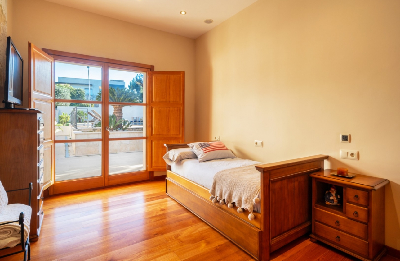 Resale - Villa - Calviá - Mallorca