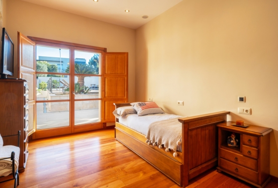 Resale - Villa - Calviá - Mallorca