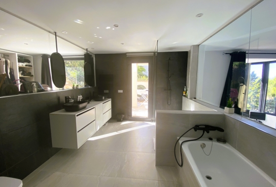 Resale - Villa - Calviá - Mallorca