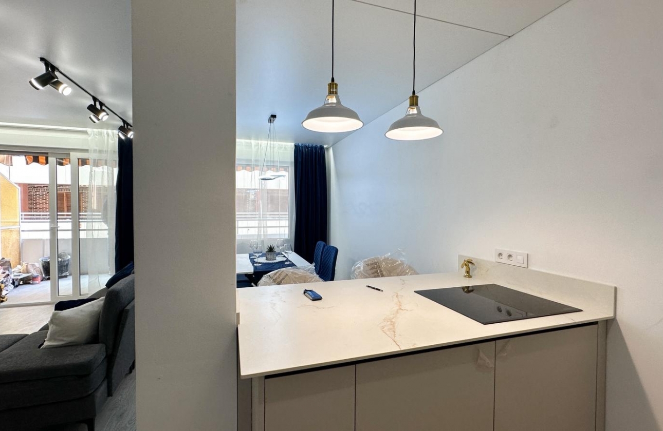 Resale - Apartment - Torrevieja - El Acequión - Los Náufragos