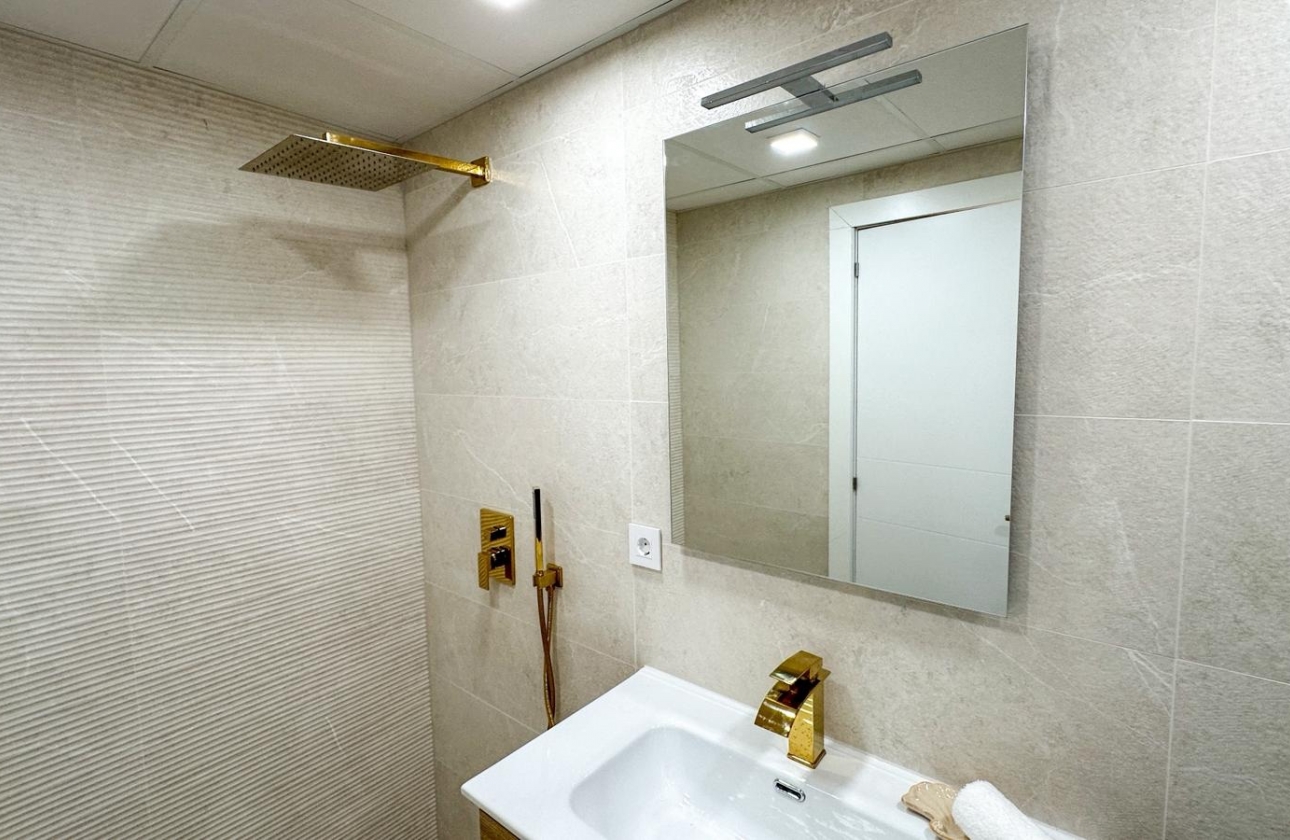 Resale - Apartment - Torrevieja - El Acequión - Los Náufragos