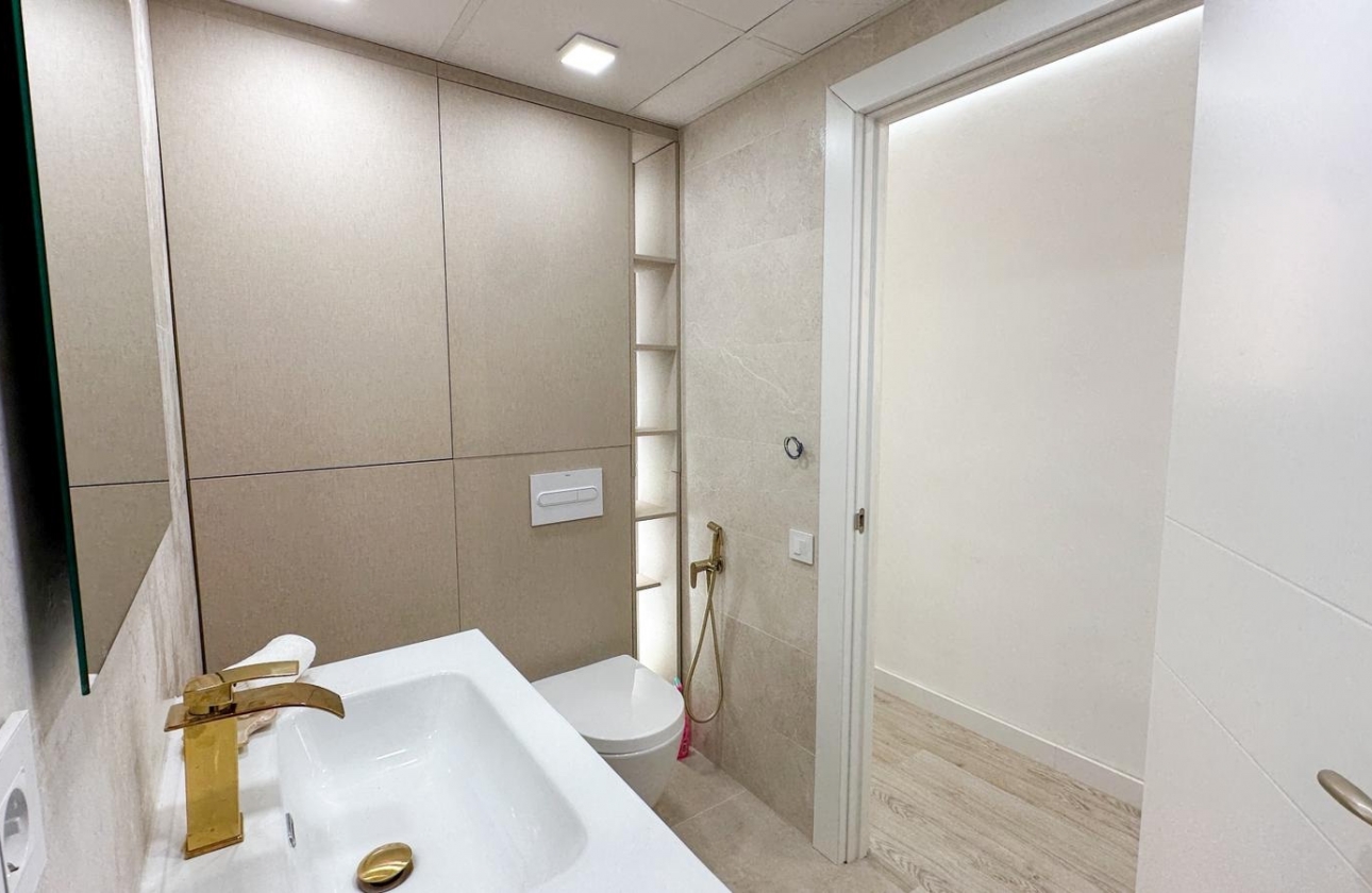 Resale - Apartment - Torrevieja - El Acequión - Los Náufragos