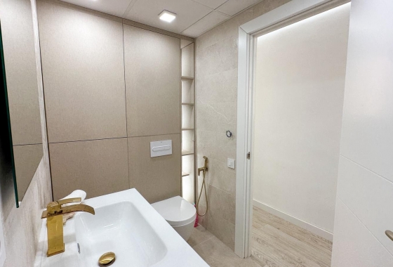 Resale - Apartment - Torrevieja - El Acequión - Los Náufragos