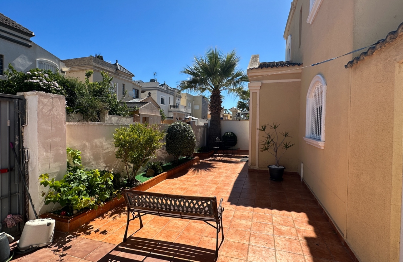 Reventa - Villa - Torrevieja - Nueva Torrevieja - Aguas Nuevas