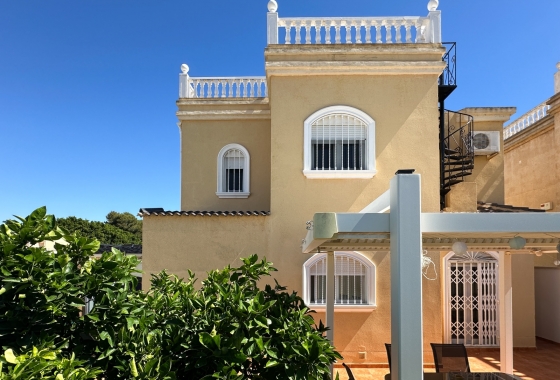 Reventa - Villa - Torrevieja - Nueva Torrevieja - Aguas Nuevas